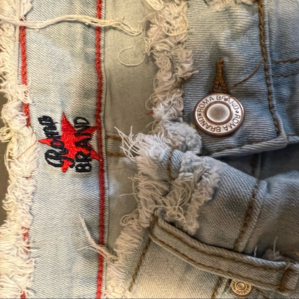High Rise Destructed Jeans - Picture 7 of 7